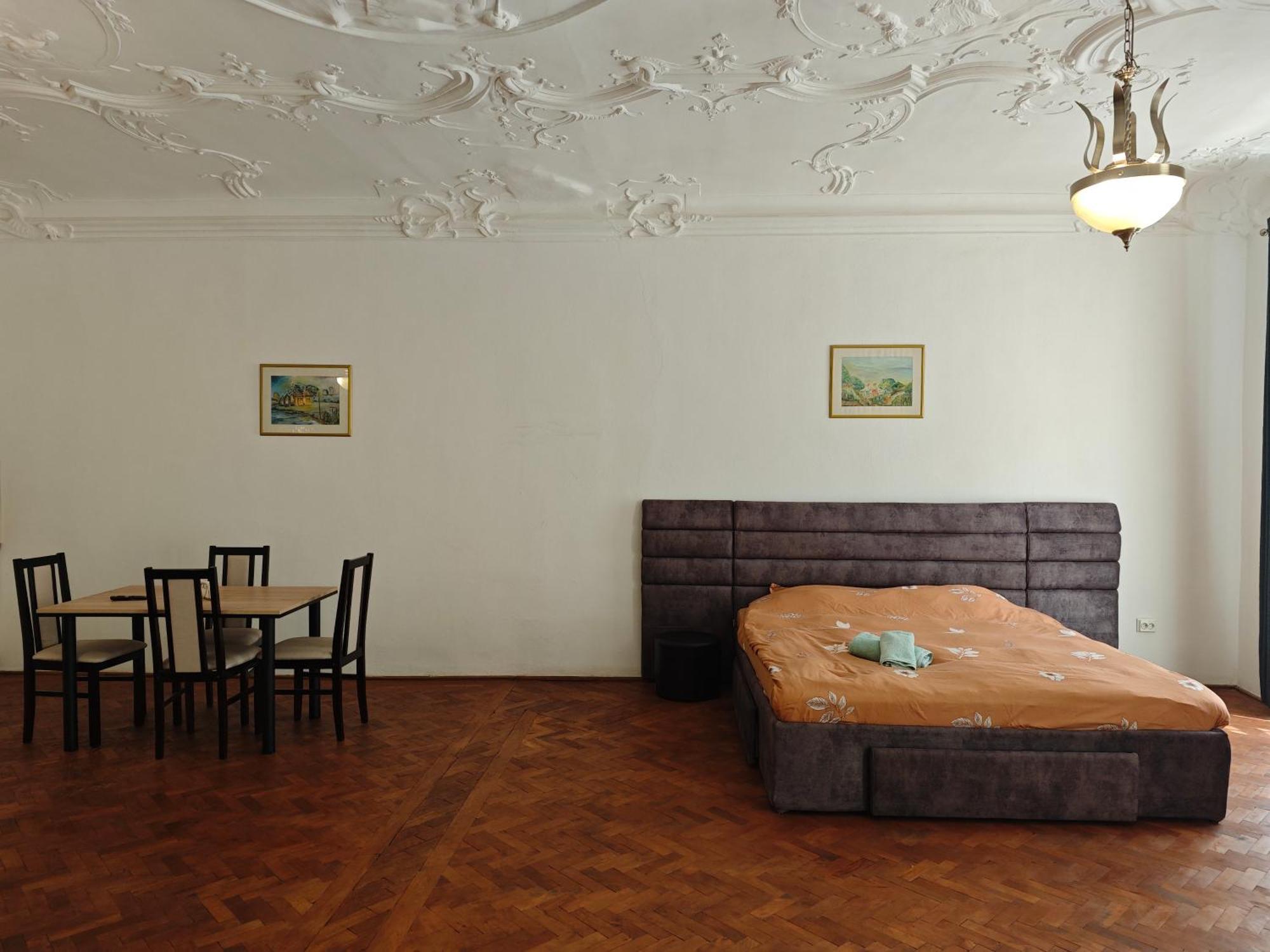 Clasic Studio Central Braşov Buitenkant foto
