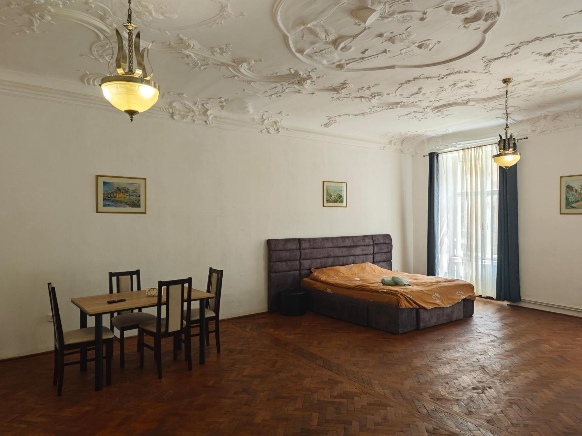 Clasic Studio Central Braşov Buitenkant foto