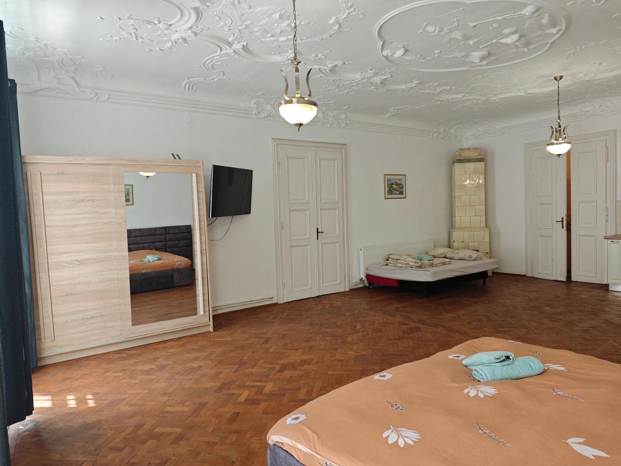 Clasic Studio Central Braşov Buitenkant foto