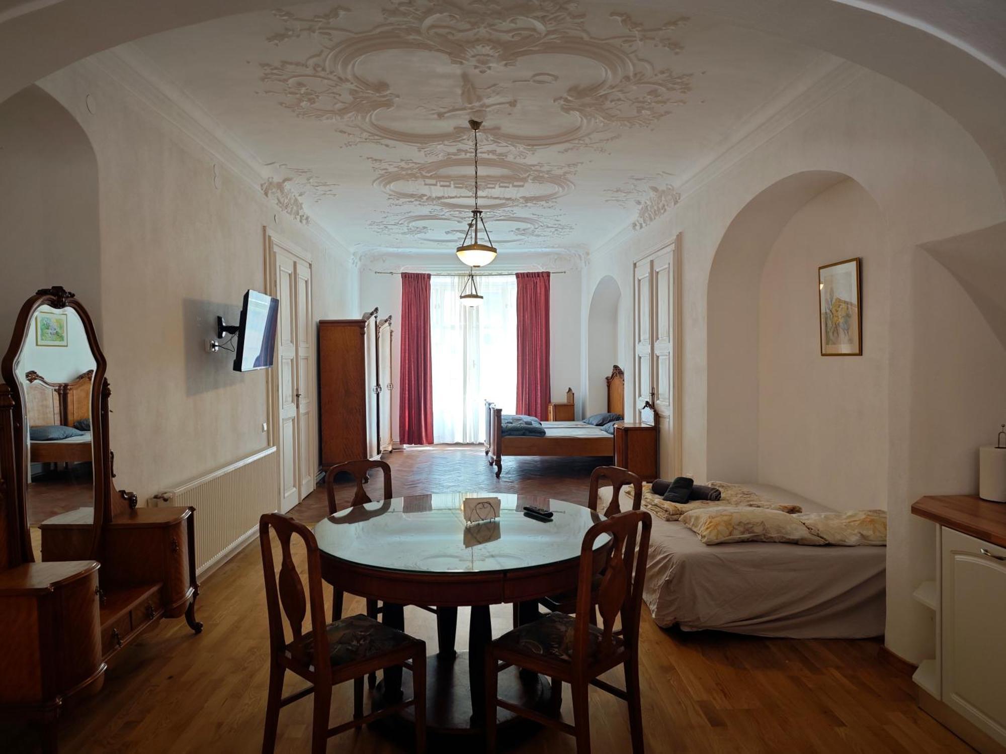 Clasic Studio Central Braşov Buitenkant foto